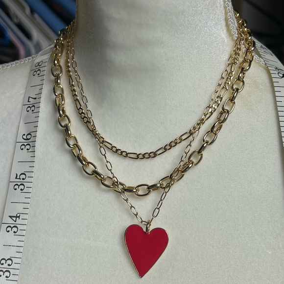 Heart necklace NWT perfect gift!!! - Picture 2 of 3
